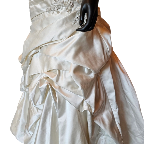 NWOT - Champ Satin Sweetheart Strapless Fit & Flare Kenneth Winston Wedding Gown - Picture 4 of 7